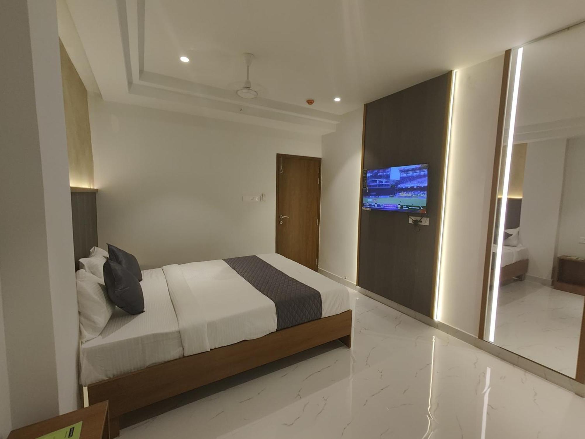 Hotel La Premier Hyderabad Exterior photo